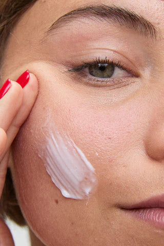 How Long Do the Symptoms of Eczema Last?   - First Aid Beauty