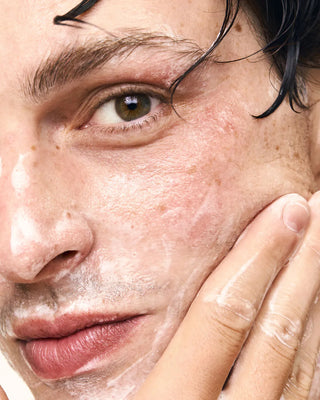 How to Cleanse Your Dry Skin